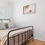 Coastal Corner - Contemporary Chic By The Beach