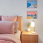 Coastal Corner - Contemporary Chic By The Beach