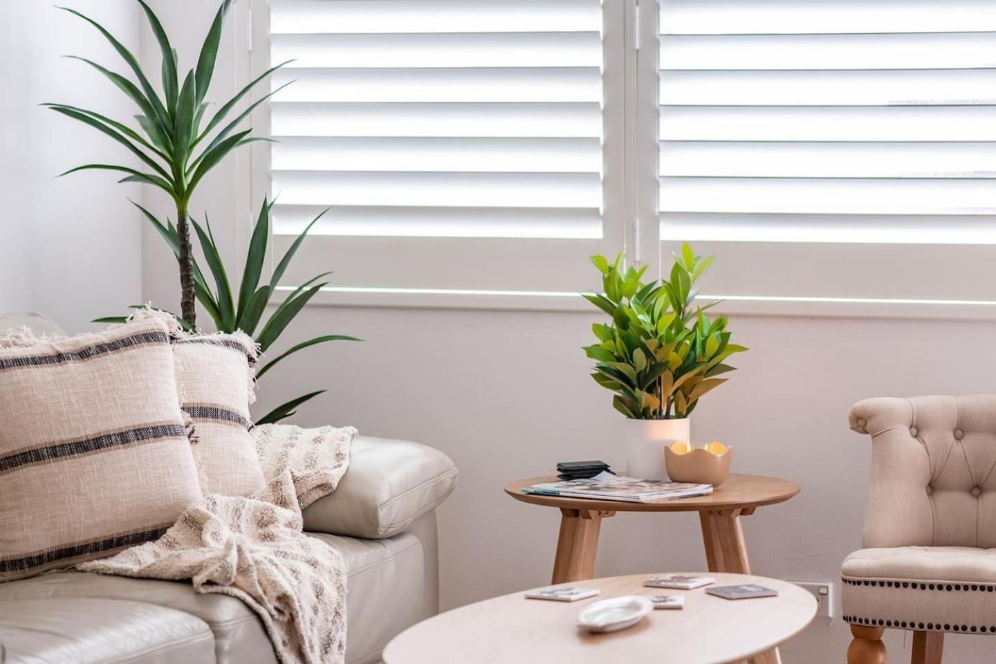 Coastal Corner - Contemporary Chic By The Sydney